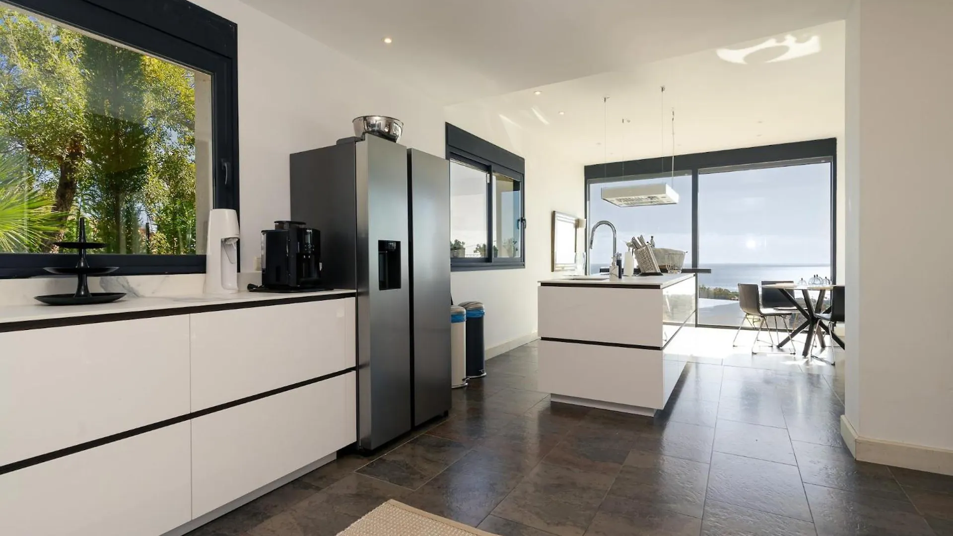 Lavish Villa With Private Pool Marbella