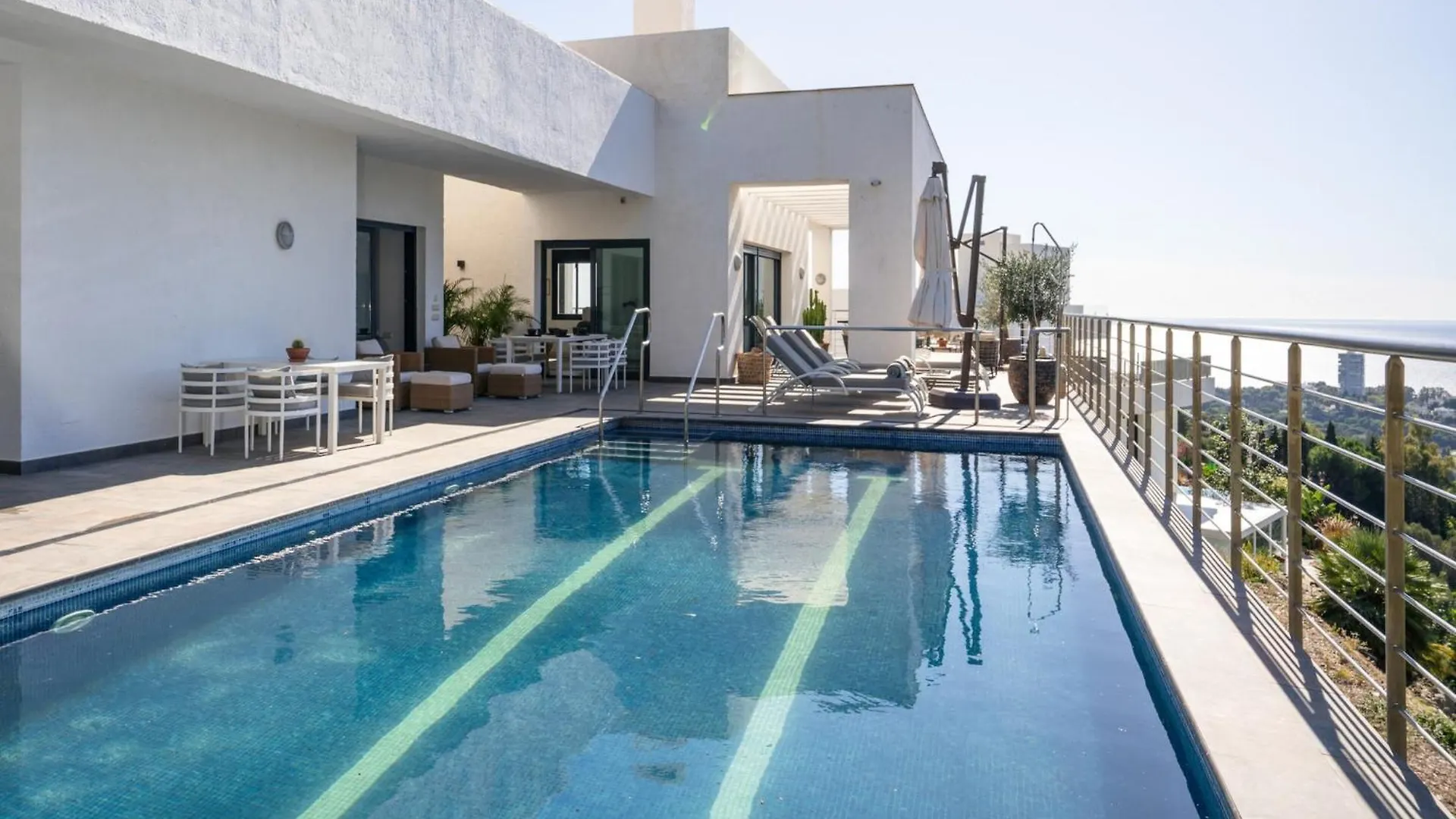 Lavish Villa With Private Pool Marbella