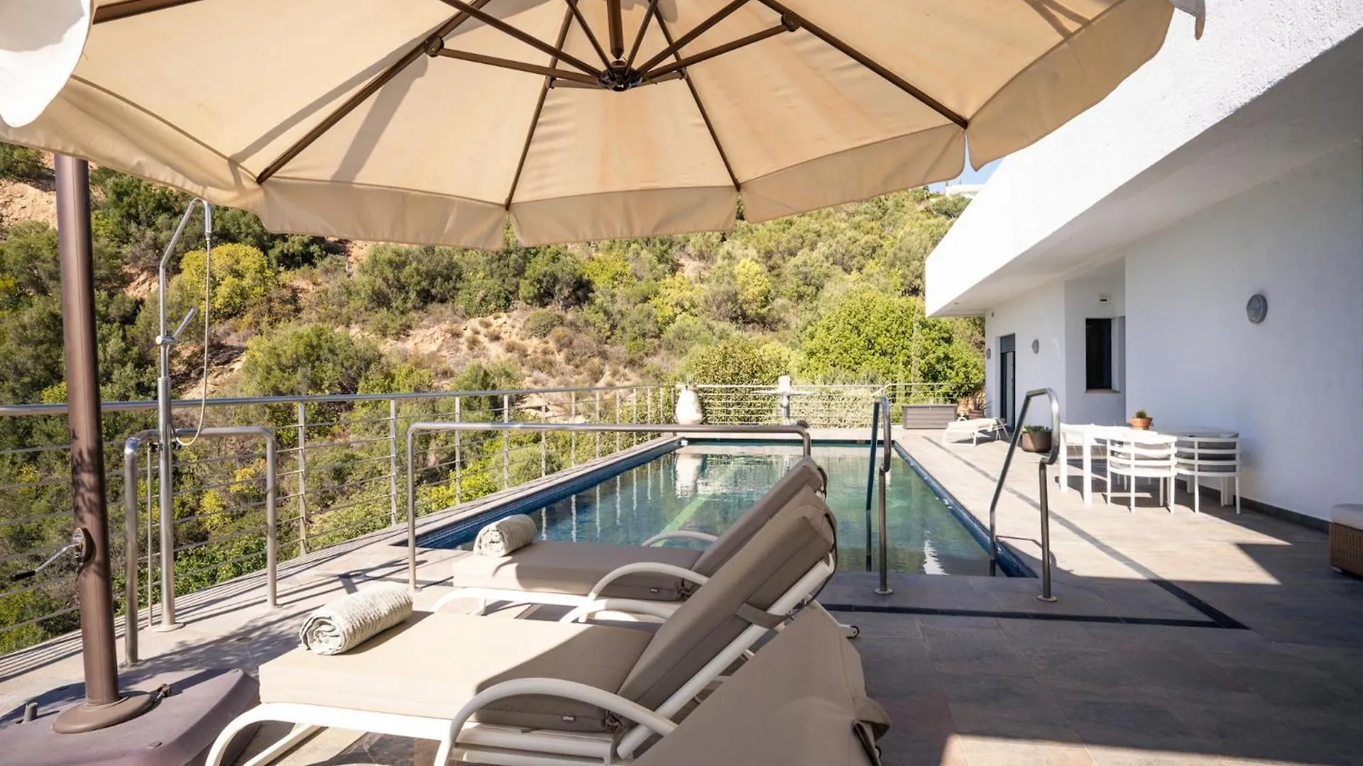 Lavish Villa With Private Pool Marbella