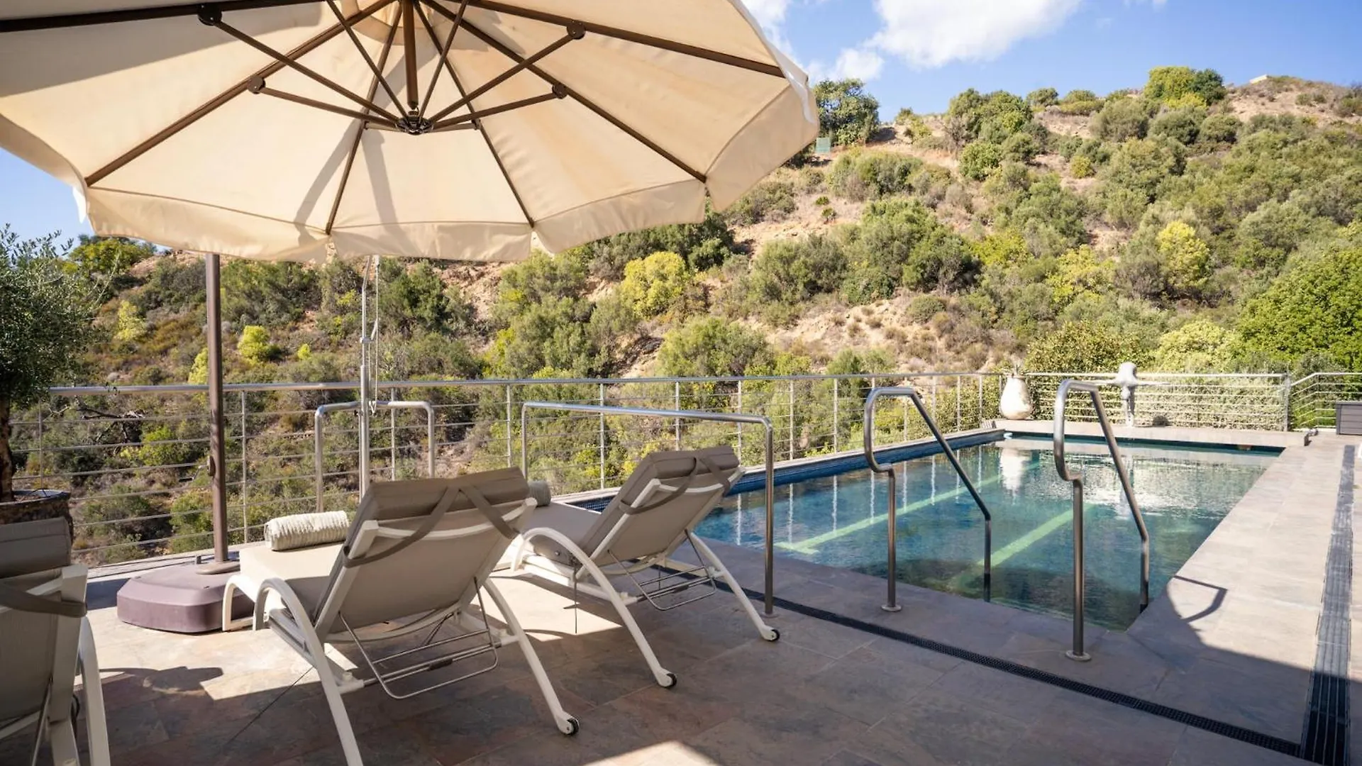 Lavish Villa With Private Pool Marbella