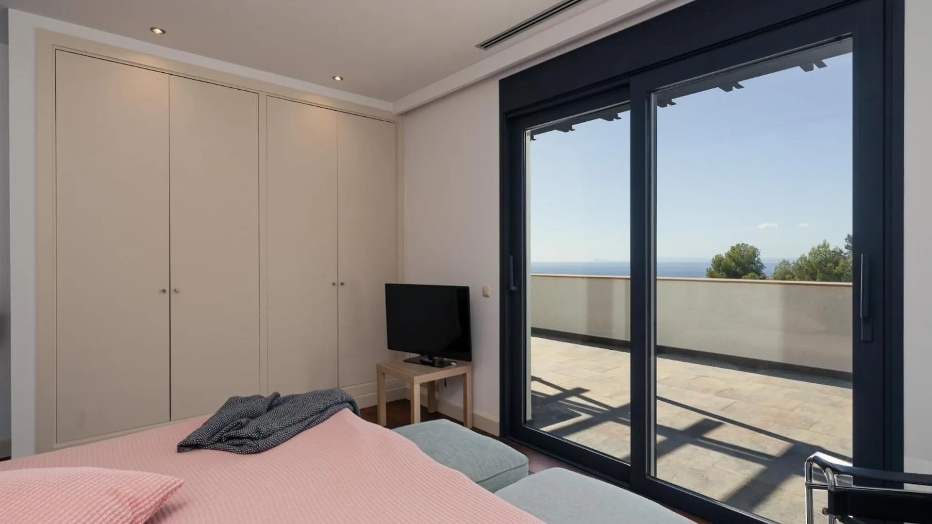 Lavish Villa With Private Pool Marbella